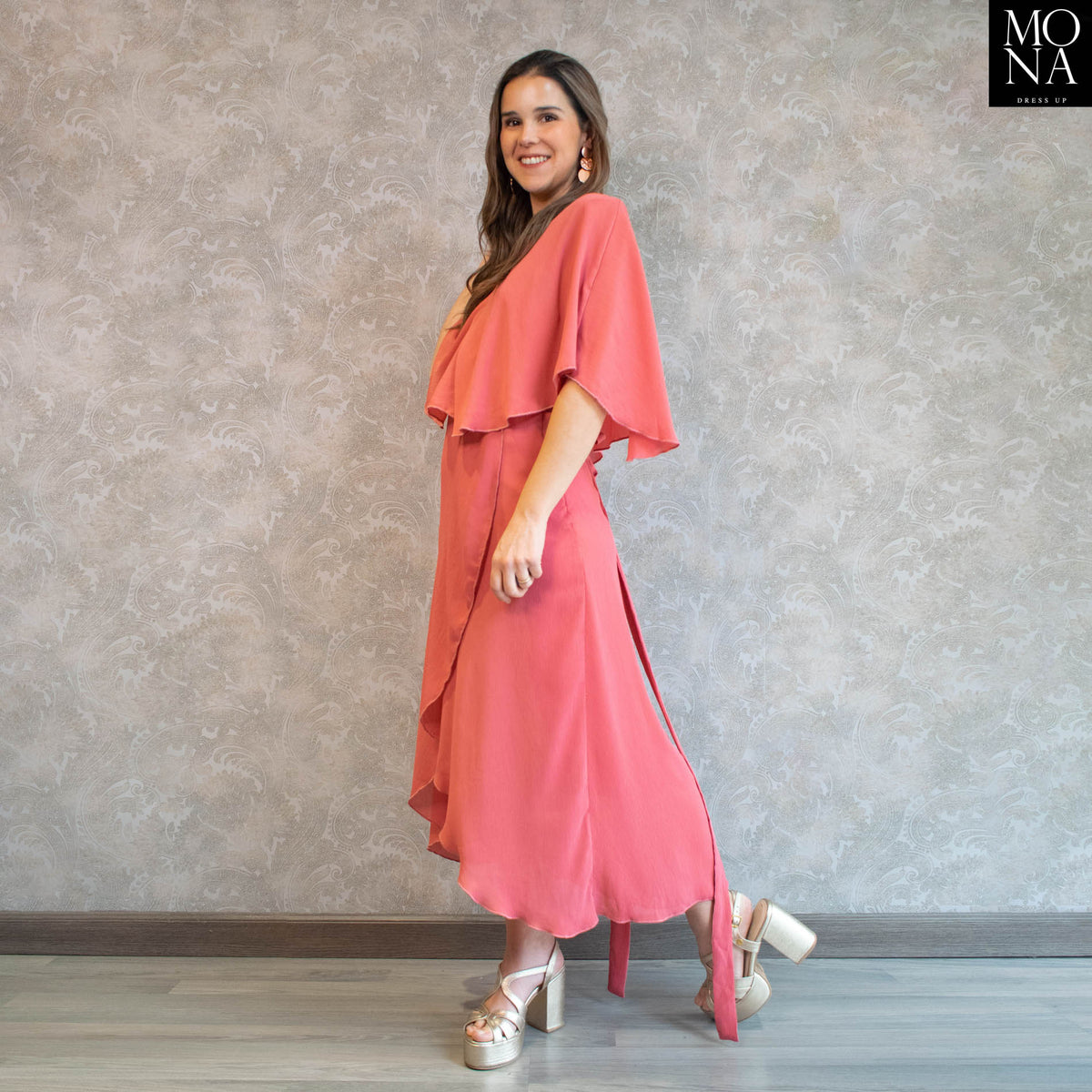 Vestido midi Giorgia salmón con mangas