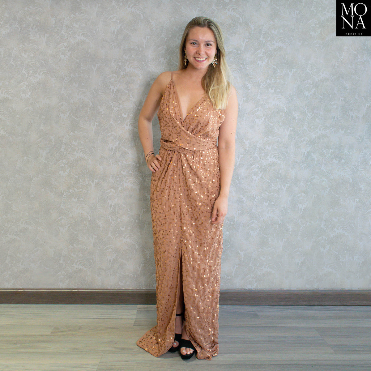 Vestido largo Leticia tostado con lentejuelas