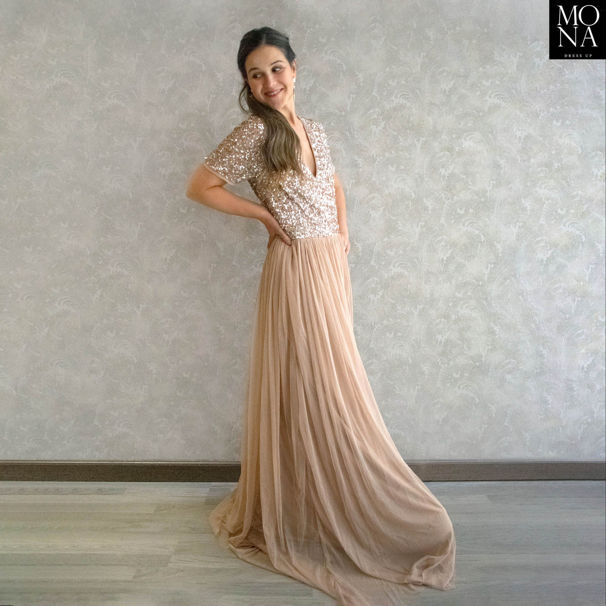 Vestido largo Nicoletta tostado con lentejuelas