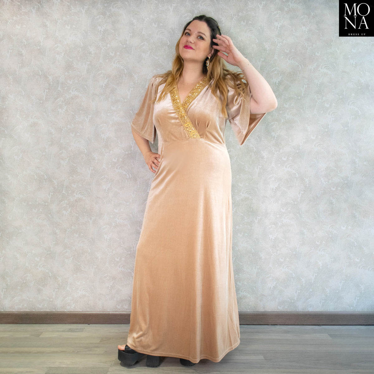 Vestido largo Ornella beige con mangas