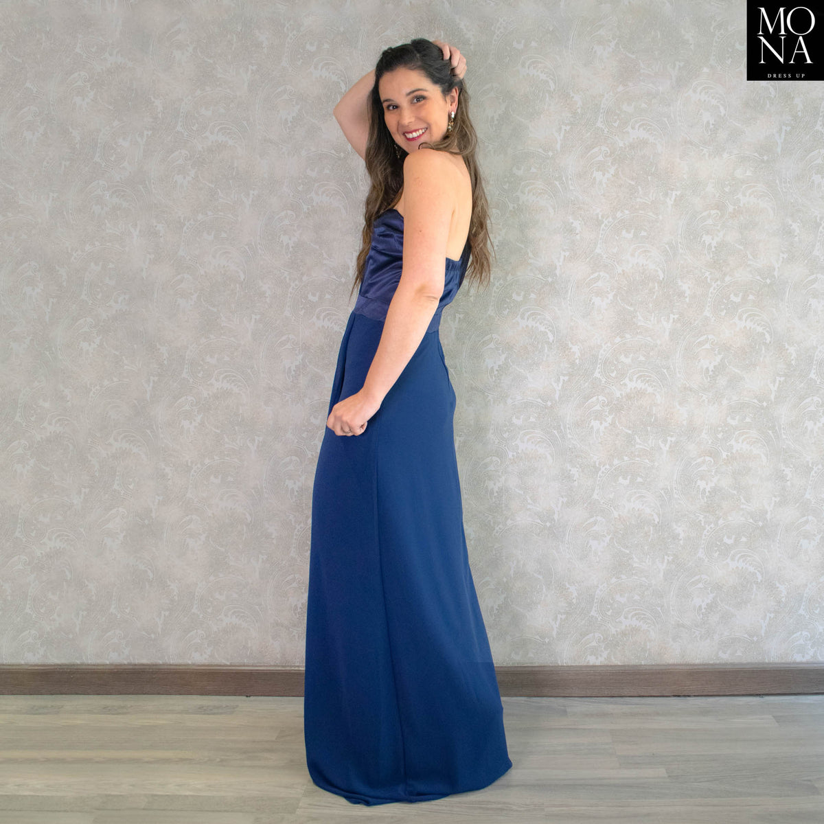 Vestido largo Carmina azul marino con mangas