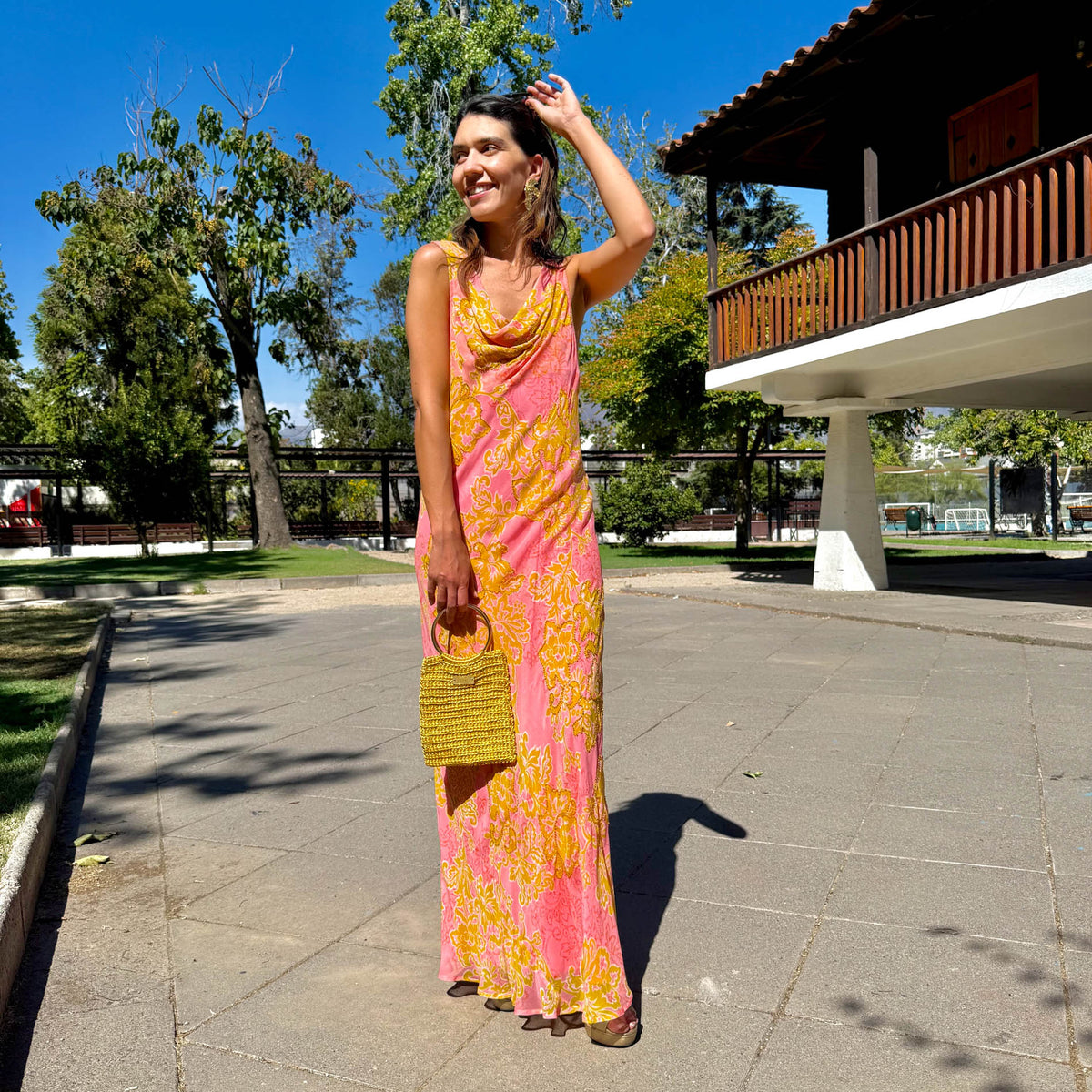 Vestido largo Trinidad salmon con pedrería