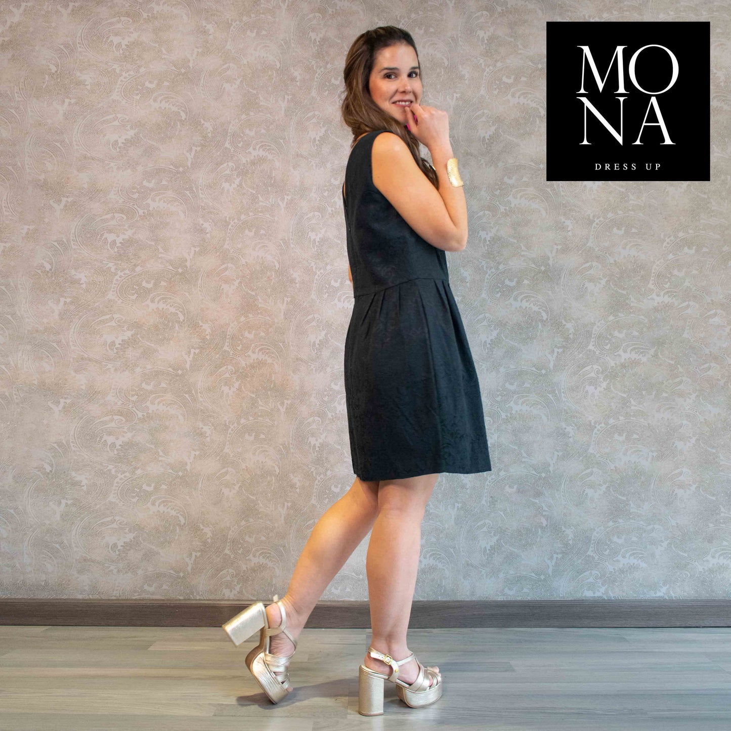VESTIDO CORTO PASTORA NEGRO