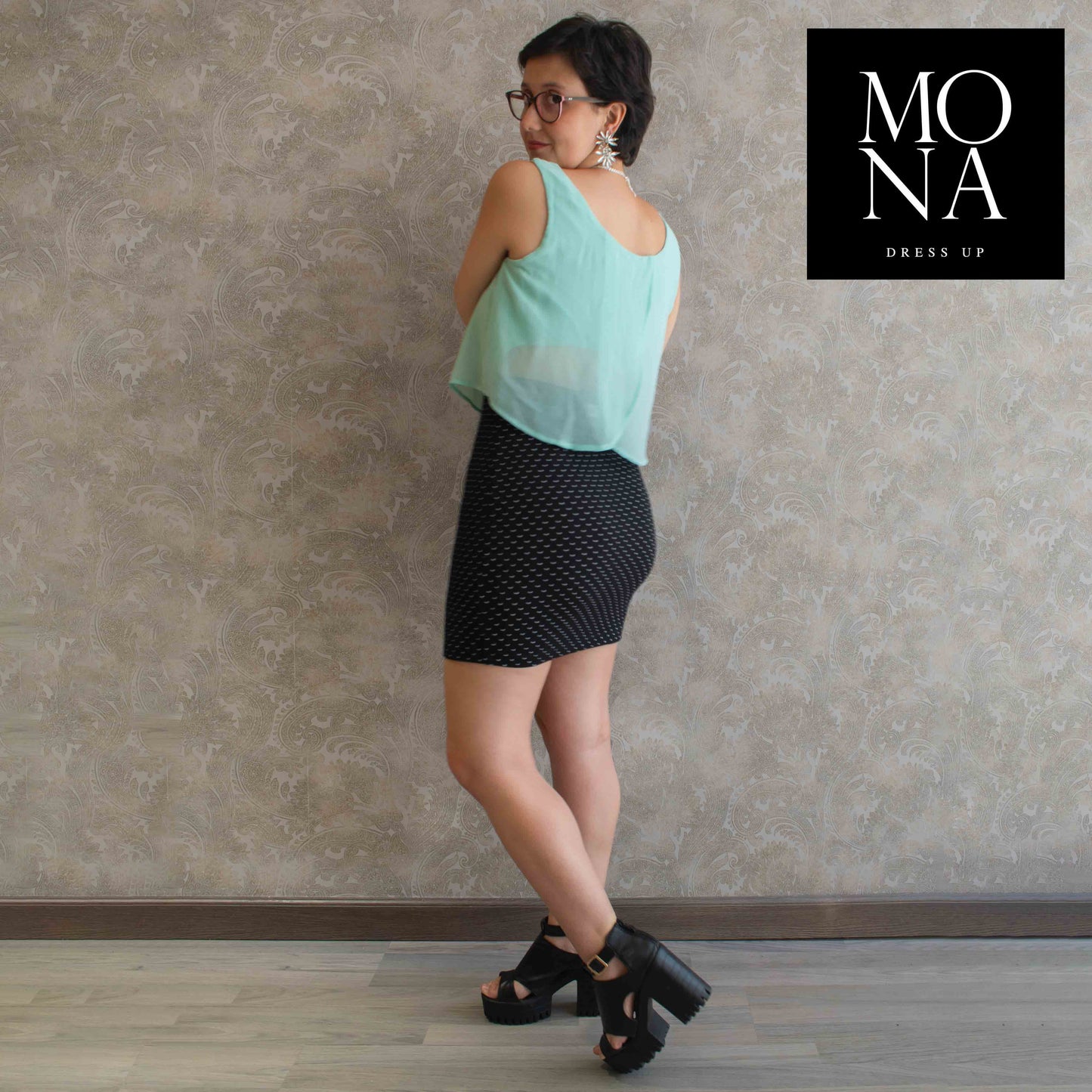 VESTIDO CORTO DULCE MENTA Y NEGRO