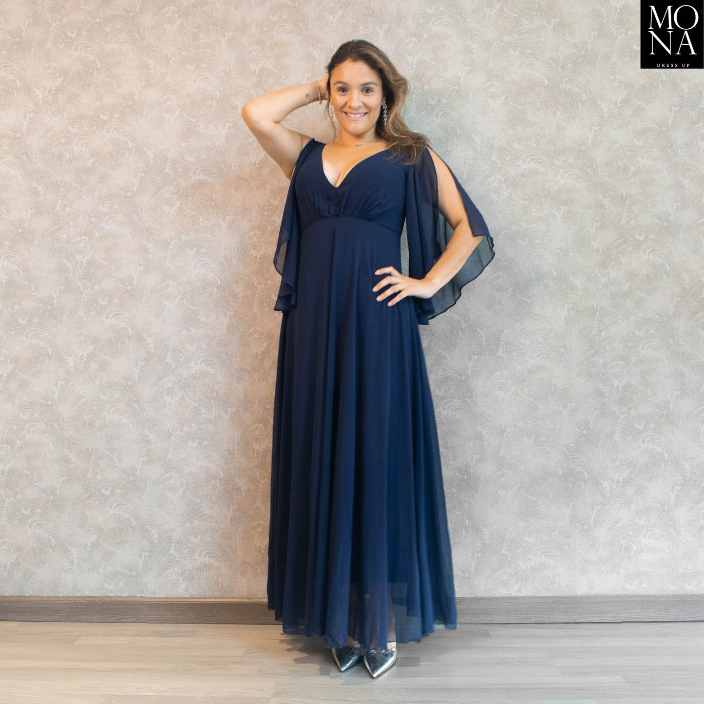 VESTIDO LARGO AZUL MARINO CON CAPA